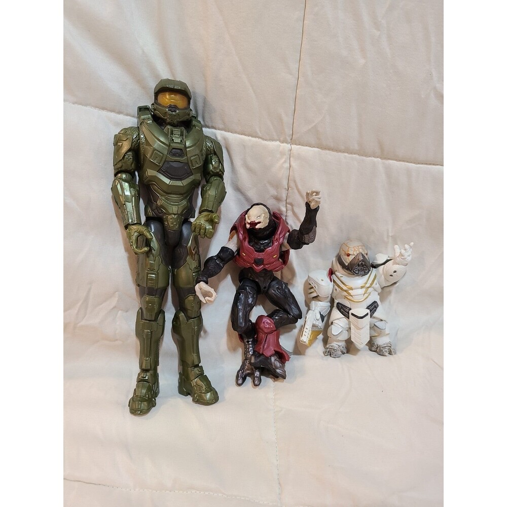 Halo and Destiny 2 Figures Master Chief Sangheili Alien Soldier Ghaul